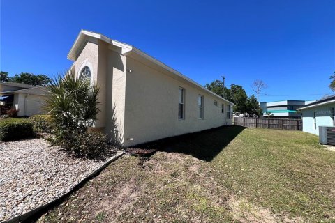 House in Seffner, Florida 3 bedrooms, 144.28 sq.m. № 1591663 - photo 20