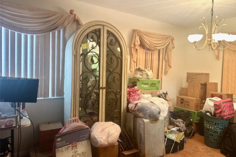 Casa en venta en Miami Gardens, Florida, 4 dormitorios, 192.68 m2 № 1999946 - foto 12