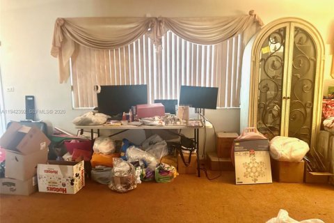 Casa en venta en Miami Gardens, Florida, 4 dormitorios, 192.68 m2 № 1999946 - foto 14