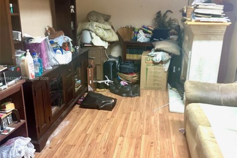 Casa en venta en Miami Gardens, Florida, 4 dormitorios, 192.68 m2 № 1999946 - foto 10