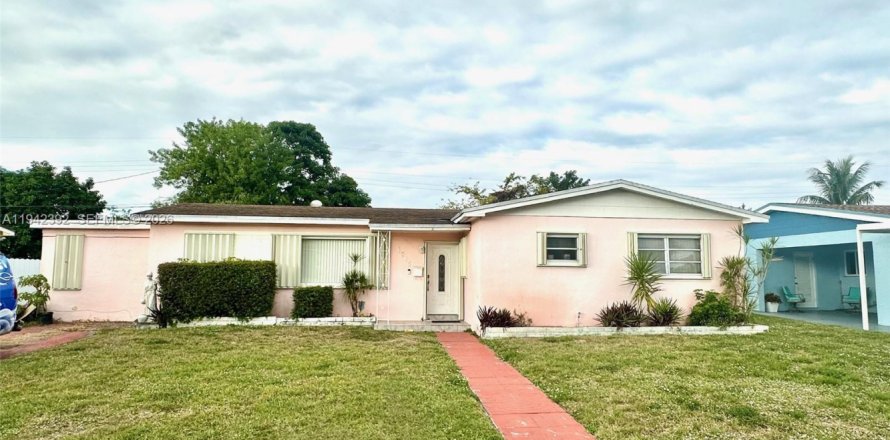 Casa en Miami Gardens, Florida 4 dormitorios, 192.68 m2 № 1999946