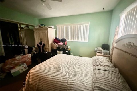 Casa en venta en Miami Gardens, Florida, 4 dormitorios, 192.68 m2 № 1999946 - foto 22