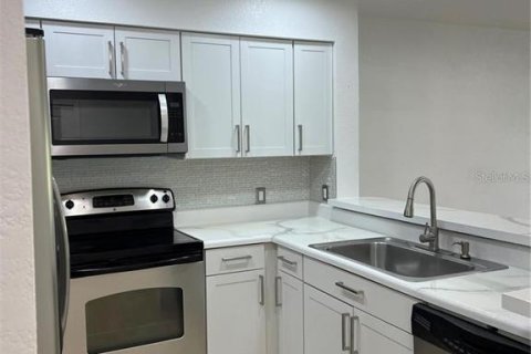Copropriété à louer à Orlando, Floride: 2 chambres, 107.77 m2 № 2408359 - photo 6