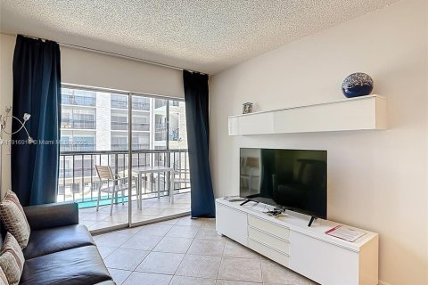 Кондоминиум с 2 спальнями в Санни-Айлс-Бич, Флорида № 2018325