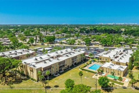 Condo in Sarasota, Florida, 2 bedrooms  № 1649425 - photo 21