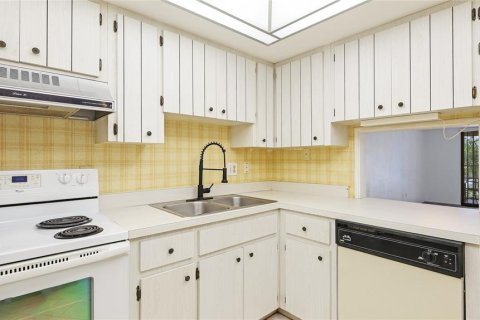 Condo in Sarasota, Florida, 2 bedrooms  № 1649425 - photo 10