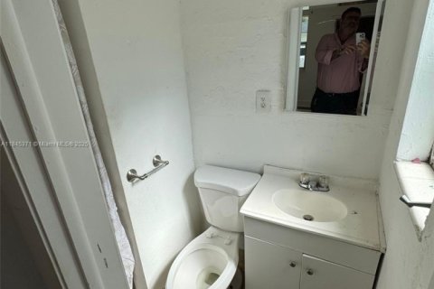 House in Miami, Florida 3 bedrooms, 108.51 sq.m. № 1841065 - photo 10