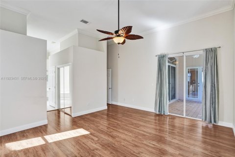 Villa ou maison à louer à Pembroke Pines, Floride: 4 chambres, 224.27 m2 № 1977440 - photo 17