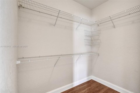 Villa ou maison à louer à Pembroke Pines, Floride: 4 chambres, 224.27 m2 № 1977440 - photo 21