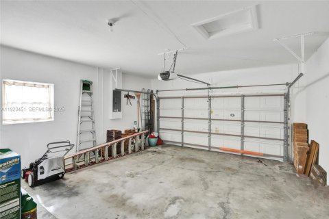 Villa ou maison à louer à Pembroke Pines, Floride: 4 chambres, 224.27 m2 № 1977440 - photo 13