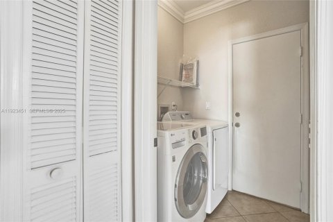 Villa ou maison à louer à Pembroke Pines, Floride: 4 chambres, 224.27 m2 № 1977440 - photo 12