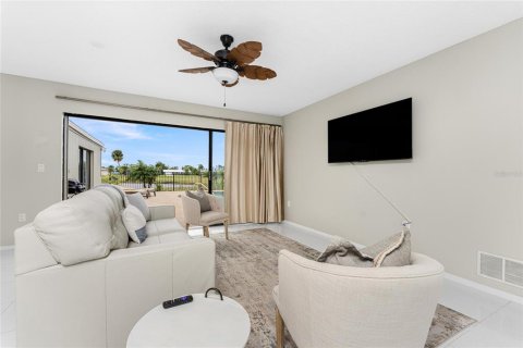 Casa en venta en Rotonda, Florida, 2 dormitorios, 191.56 m2 № 2093892 - foto 8