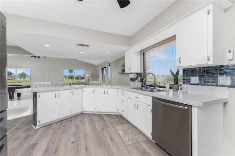 Casa en venta en Rotonda, Florida, 2 dormitorios, 191.56 m2 № 2093892 - foto 12