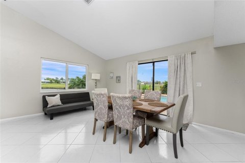 Casa en venta en Rotonda, Florida, 2 dormitorios, 191.56 m2 № 2093892 - foto 14