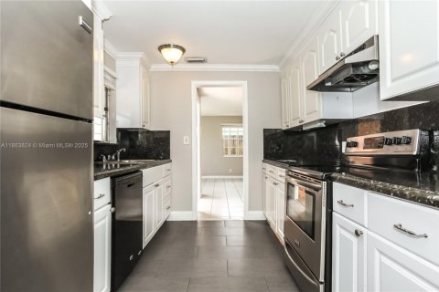 Casa en alquiler en Oakland Park, Florida, 3 dormitorios, 113.06 m2 № 1891570 - foto 15