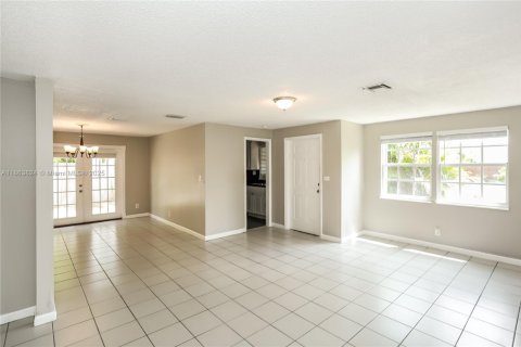 Casa en alquiler en Oakland Park, Florida, 3 dormitorios, 113.06 m2 № 1891570 - foto 11