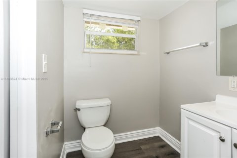 Casa en alquiler en Oakland Park, Florida, 3 dormitorios, 113.06 m2 № 1891570 - foto 2
