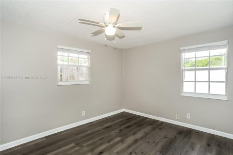 Casa en alquiler en Oakland Park, Florida, 3 dormitorios, 113.06 m2 № 1891570 - foto 4