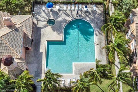 Condo in North Lauderdale, Florida, 2 bedrooms  № 2001058 - photo 17