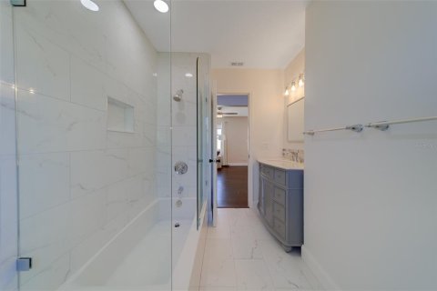 House in Saint Petersburg, Florida 3 bedrooms, 119.57 sq.m. № 1905532 - photo 29