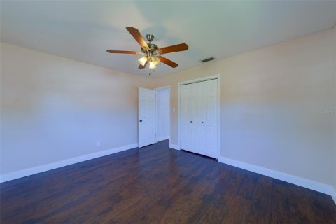 House in Saint Petersburg, Florida 3 bedrooms, 119.57 sq.m. № 1905532 - photo 26