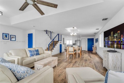 Casa en alquiler en Key Largo, Florida, 3 dormitorios, 167.6 m2 № 2013768 - foto 3