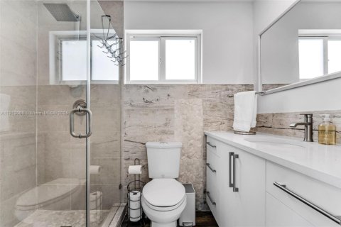 Casa en alquiler en Key Largo, Florida, 3 dormitorios, 167.6 m2 № 2013768 - foto 16