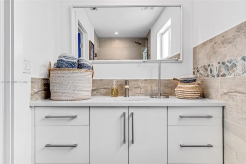 Casa en alquiler en Key Largo, Florida, 3 dormitorios, 167.6 m2 № 2013768 - foto 13