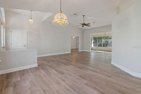 Casa en venta en Inglis, Florida, 2 dormitorios, 145.11 m2 № 1844339 - foto 4