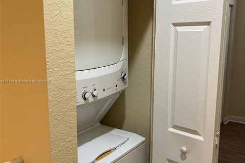 Купить таунхаус в Хайалиа, Флорида 3 спальни, 143.53м2, № 1974568 - фото 15