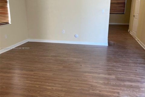 Купить таунхаус в Хайалиа, Флорида 3 спальни, 143.53м2, № 1974568 - фото 14