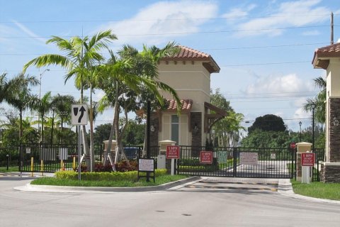 Купить таунхаус в Хайалиа, Флорида 3 спальни, 143.53м2, № 1974568 - фото 2