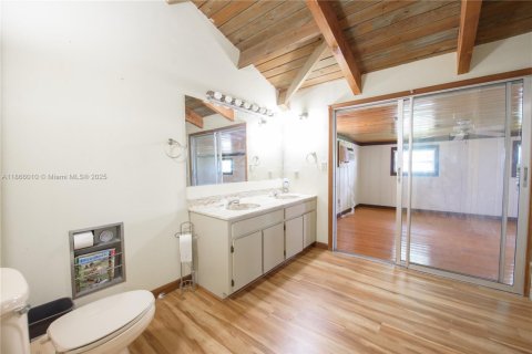 Casa en venta en Homestead, Florida, 4 dormitorios, 308.9 m2 № 1896927 - foto 18