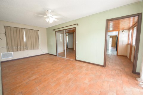Casa en venta en Homestead, Florida, 4 dormitorios, 308.9 m2 № 1896927 - foto 23