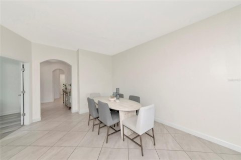 Купить виллу или дом в Брейдентон, Флорида 10 комнат, 144.65м2, № 2356088 - фото 28