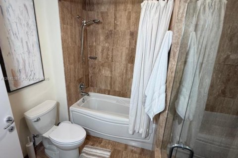Condo in Miami, Florida, 2 bedrooms № 2242374 - photo 14