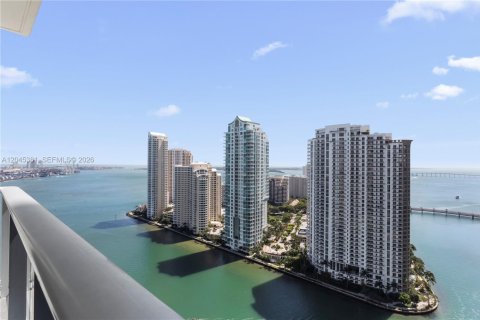 Condo in Miami, Florida, 2 bedrooms № 2242374 - photo 3