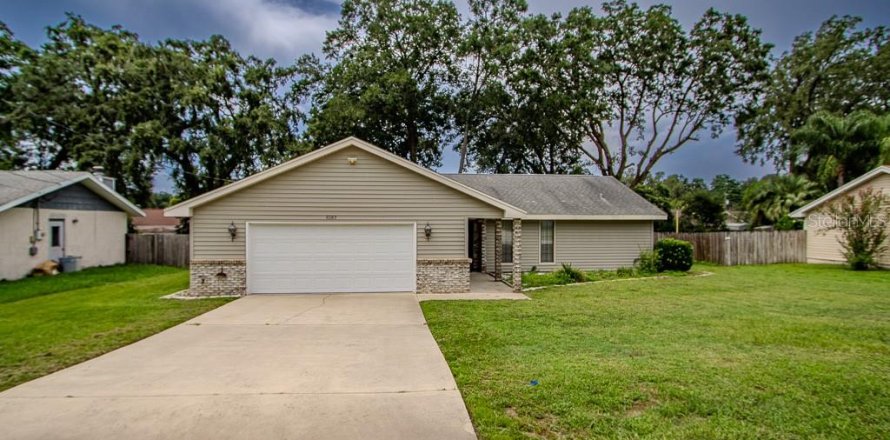 House in Ocala, Florida 3 bedrooms, 144.93 sq.m. № 1827721