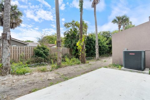 Townhouse in Coral Springs, Florida 3 bedrooms, 151.71 sq.m. № 1484633 - photo 24