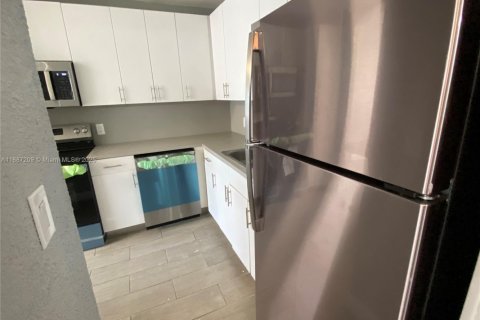 Снять в аренду кондоминиум в Норт-Майами-Бич, Флорида 1 спальня, 73.39м2, № 1932871 - фото 9