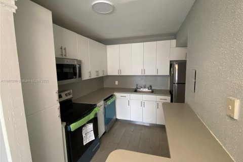 Снять в аренду кондоминиум в Норт-Майами-Бич, Флорида 1 спальня, 73.39м2, № 1932871 - фото 12