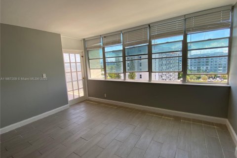 Снять в аренду кондоминиум в Норт-Майами-Бич, Флорида 1 спальня, 73.39м2, № 1932871 - фото 22