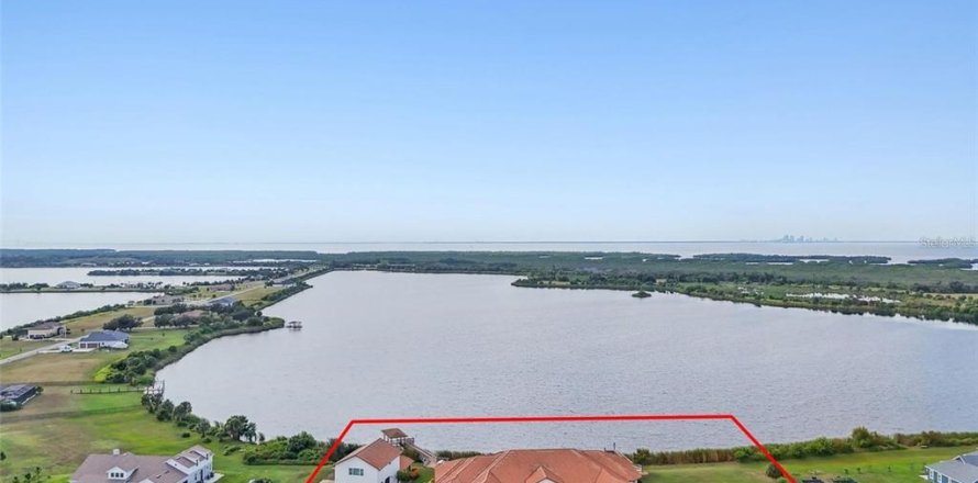Commercial property in Ruskin, Florida 7 bedrooms, 814.66 sq.m. № 2119627