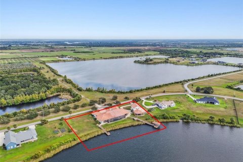 Commercial property in Ruskin, Florida 7 bedrooms, 814.66 sq.m. № 2119627 - photo 2