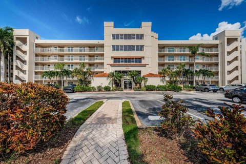 Copropriété à louer à Saint Petersburg, Floride: 2 chambres, 105.44 m2 № 2108717 - photo 3