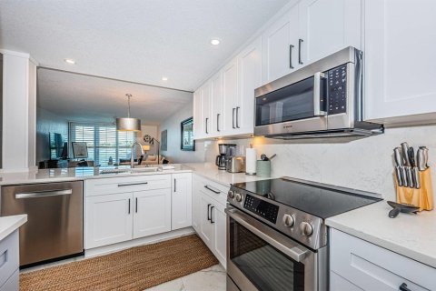 Copropriété à louer à Saint Petersburg, Floride: 2 chambres, 105.44 m2 № 2108717 - photo 10