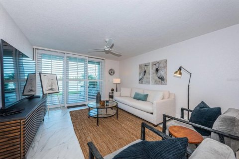 Copropriété à louer à Saint Petersburg, Floride: 2 chambres, 105.44 m2 № 2108717 - photo 11