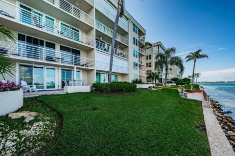 Copropriété à louer à Saint Petersburg, Floride: 2 chambres, 105.44 m2 № 2108717 - photo 19