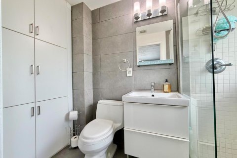 Casa en venta en Fort Lauderdale, Florida, 3 dormitorios, 158.21 m2 № 2187440 - foto 30