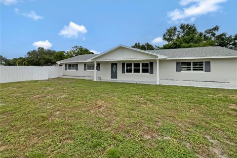 Casa en venta en Leesburg, Florida, 3 dormitorios, 156.08 m2 № 1824921 - foto 1